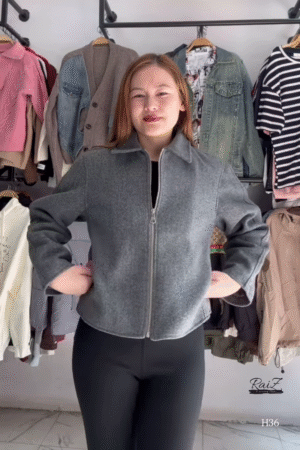 Minimalist Zip-Up Jacket – Cozy, Clean, and Effortlessly Chic ✨🧥